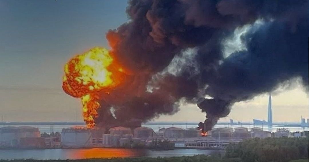 Заводи на Росії палають меньше
