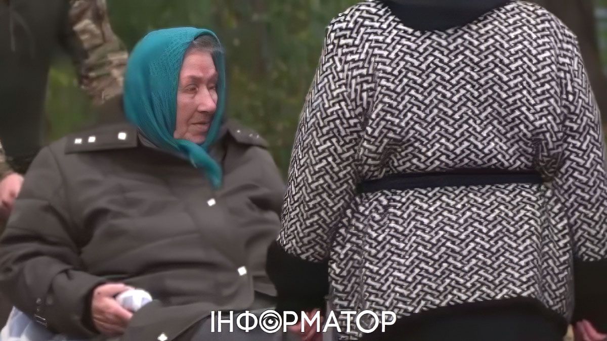 Евакуаційні групи вже не доїжджають до Дружківки - українські воїни вивезли трьох жінок, серед них - 89-річну бабусю на візку