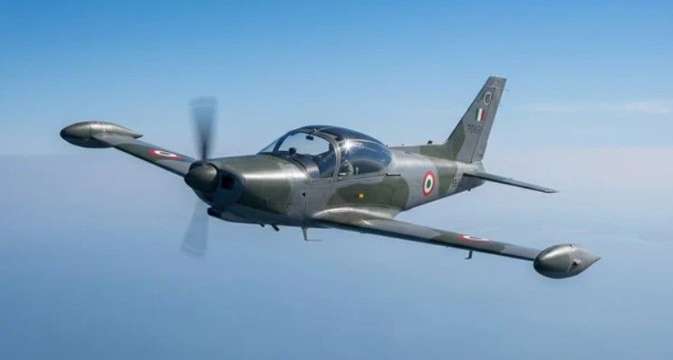 самолет SF-260 самолет SF-260