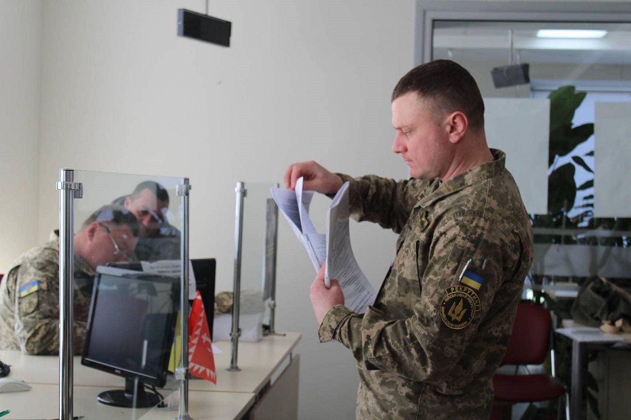 Подобные ситуации, когда решения ТЦК не выдерживают проверки в судебном порядке, случаются не в первый раз, фото: Подобные ситуации, когда решения ТЦК не выдерживают проверки в судебном порядке, случаются не в первый раз, фото:
