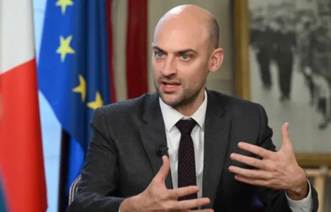 Глава МЗС Жан-Ноель Барро пояснив позицію Парижа у Сенаті. Глава МЗС Жан-Ноель Барро пояснив позицію Парижа у Сенаті.