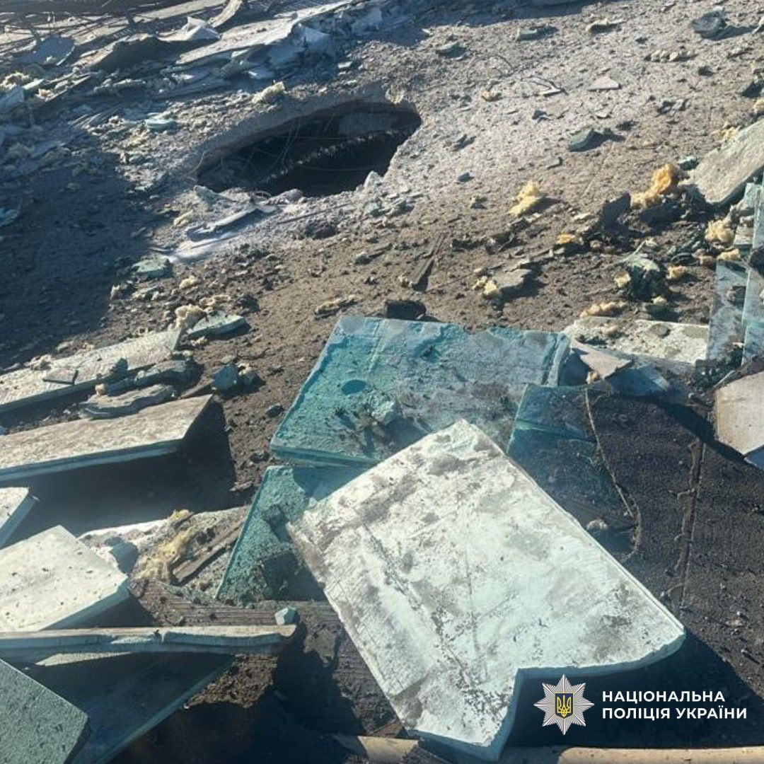 Ворожий дрон пошкодив ТРЦ Дафі у Харкові