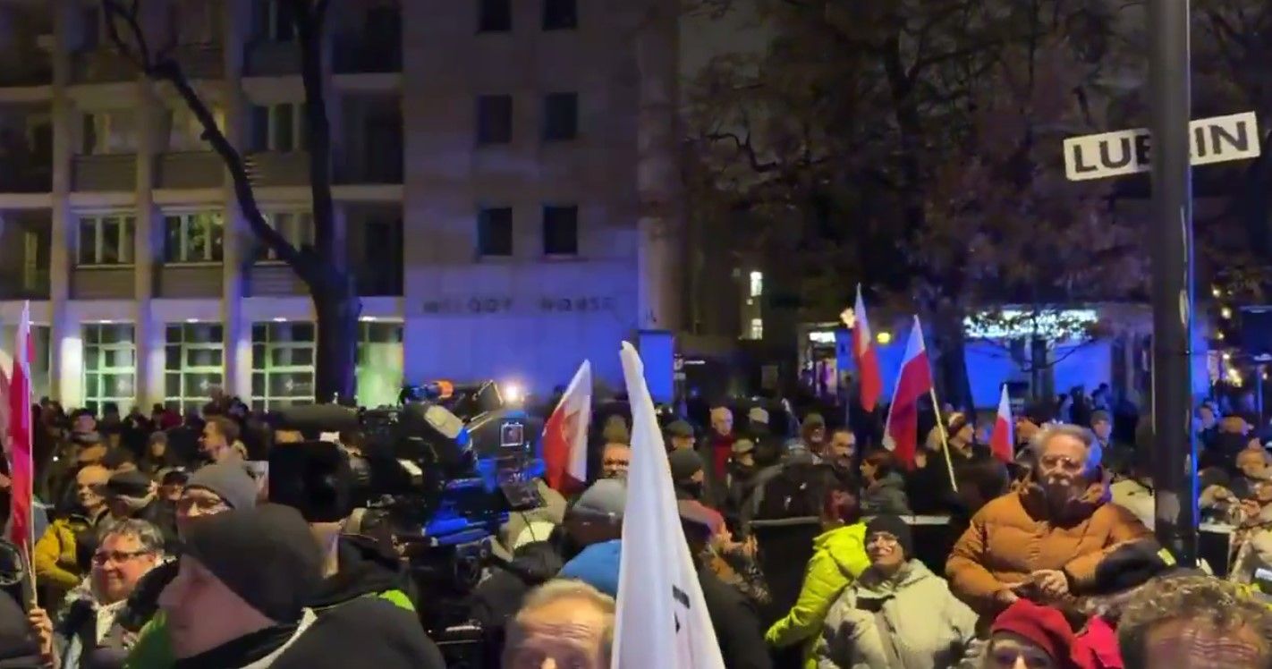 У Варшаві масові протести.