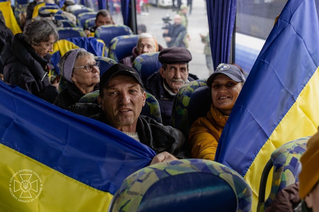 Жители Олешек смогли вернуться в Украину. Фото: полиция