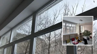 Оновлені вікна та двері: у Дніпрі відремонтували амбулаторію, пошкоджену ворожою атакою