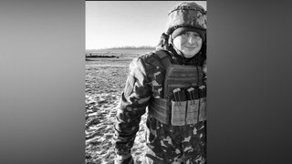 "Он смотрел в глаза смерти каждый день - и каждый раз выбирал жизнь": в Кривом Роге простились с боевым медиком Родионом Дятком