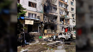 18-летнего парня забрала скорая: россияне повредили многоэтажку в Павлограде