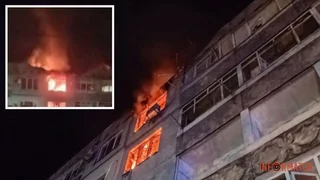 Зайнялися п'ятиповерхівка й кілька автівок: у Павлограді ворог дроном вдарив по будинку