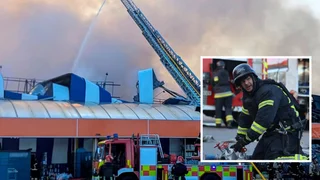 Огонь охватил более 16 тысяч квадратных метров: враг повторно ударил по "Эпицентру" в Кривом Роге