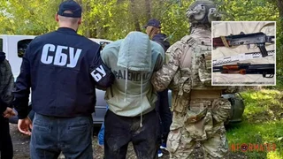 Понад 250 тисяч гривень за зброю: у Дніпрі затримали киянина з автоматами Калашникова