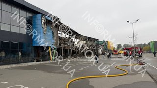 На Почайній зруйновано одразу декілька торгівельних центрів, горіли JYSK і Auchan - фото