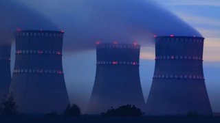 Українські АЕС зменшили потужність після російського обстрілу