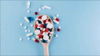 Королі фармацевтичних бензонолонок: як Кабмін рятує «Дарницю» за рахунок українців