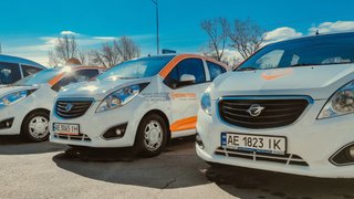 Суд у Дніпрі відмовив Getmancar - каршеринг не довів вину клієнтки у пошкодженні авто