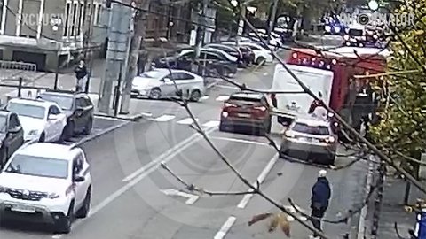 Видео момента: в Днепре на Старокозацкой автобус группы "Без обмежень" попал в ДТП