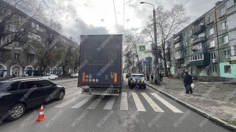 В Днепре на проспекте Богдана Хмельницкого фура сбила мужчину на переходе: пострадавший погиб на месте