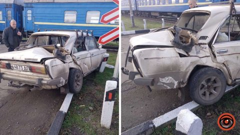Хотел проскочить: ВАЗ столкнулся с поездом в Днепропетровской области