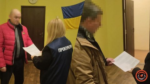 Ущерб почти в миллион гривен: в Днепропетровской области двое чиновников присваивали средства на ремонт теплосети