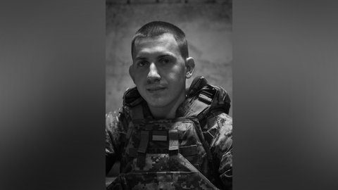 Был заботливым сыном и братом: в Днепропетровской области провели в последний путь командира Дениса Дремелецкого