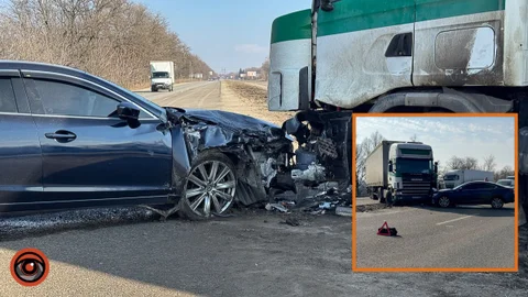 На трассе Днепр-Запорожье столкнулись фура и Mazda: движение затруднено, работает полиция