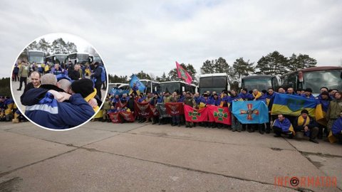 36 защитников из Днепропетровской области вернулись к родным из российского плена