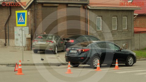 В Днепре на Сичевых Стрельцов после столкновения с Mazda Toyota врезалась в стену дома