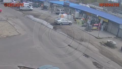 Відео моменту: у Дніпрі на Великій Діївській Mitsubishi вʼїхав у магазин, постраждав чоловік