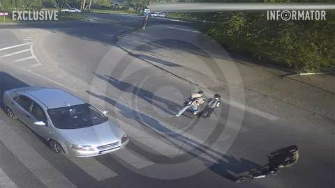 Видео момента: в Днепре на Янтарной Chevrolet сбил самокатчика