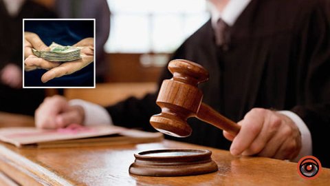 Брав 3 тисячі доларів за «вирішення питання»: у Дніпрі засудили експоліцейського
