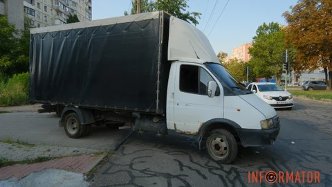 У Дніпрі на проспекті Олександра Поля «ГАЗель» збила людину, постраждалу забрала «швидка»