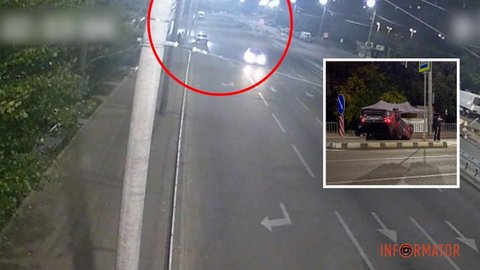 У Дніпрі на проспекті Героїв Fiat зачепив відбійник і перекинувся на дах: момент ДТП і кадри з місця аварії