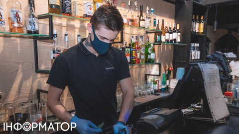 Повезе не лише продавцям: Податкова сказала, кому треба обов’язково підвищити зарплату