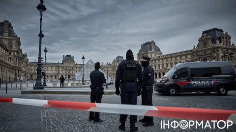 Пограбування Лувру: затримані частково визнали провину, але коштовності досі не знайдені