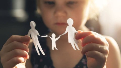 Кабмин утвердил ряд новых выплат на детей: считаем