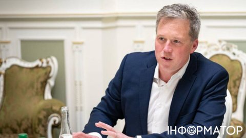 Міністр армії США Дрісколл зустрічається з російськими посадовцями в Абу-Дабі - CBS News