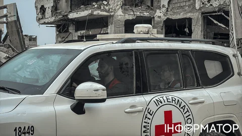 Красный Крест РФ получает международное финансирование, но работает с Кремлем и на ТОТ – расследование