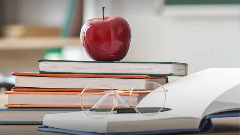 У 2026 році вчителям підвищать зарплати: подробиці від МОН