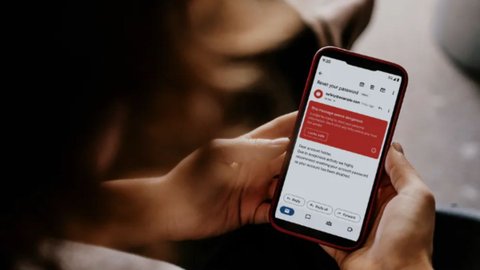 Не дайте шахраям вкрасти ваші гроші та Gmail-пошту: Google дав поради