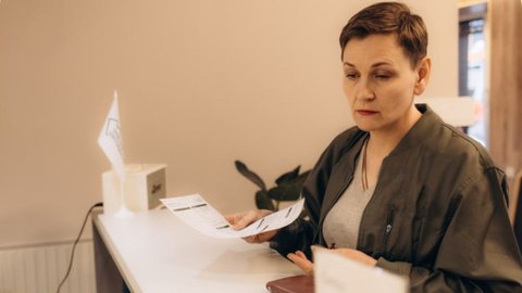 Українці віком 40+ з січня зможуть отримати 2000 грн на лікарів - інструкція від Мінцифри