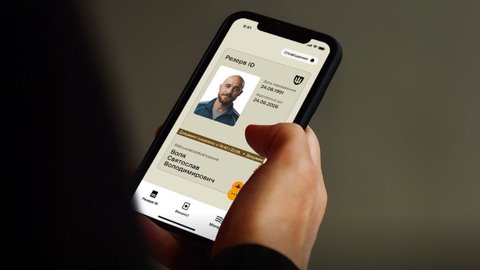 Українців за кордоном автоматично поставлять на військовий облік - нардеп розкрив деталі