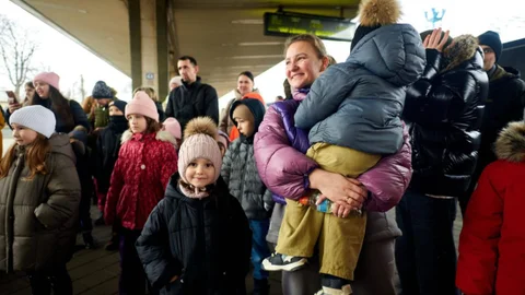 НБУ прогнозує повернення українців з-за кордону та називає дату