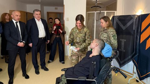 Після гучного скандалу ПриватБанк запустив гарячу лінію для ветеранів та людей з інвалідністю