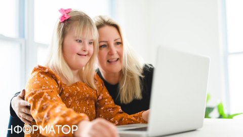 Кабмин решил раздать зарядные станции детям: в ПФУ объяснили, как получить