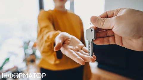 Українці за кордоном продають житло в Україні: нотаріус дала корисні поради покупцям
