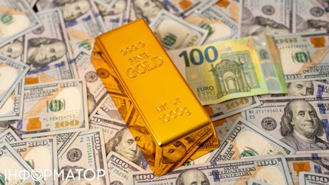 Доллар, евро и золото: эксперт дал прогноз, когда закончатся курсовые качели