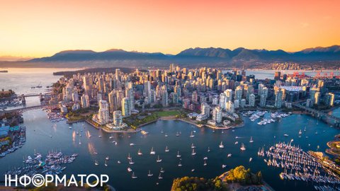 Канада продовжила дозволи на роботу для українців