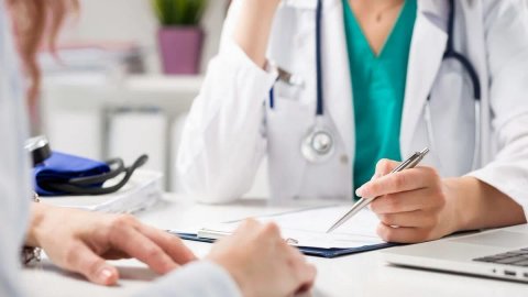Лікарняні в Україні - від чого залежить розмір виплати і хто отримає 100%, пояснює ПФУ