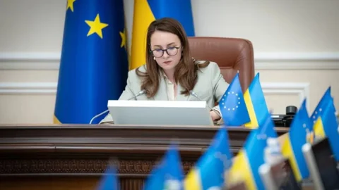 Правительство отменило запрет на выезд за границу для всех украинских женщин