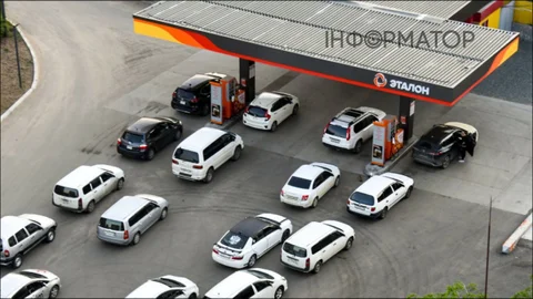 У російському Забайкаллі зняли з повітря рекордну чергу за бензином - розтягнулася на 4 км