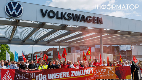 Volkswagen скорочує 100 тисяч робочих місць - у Німеччині почалися протести